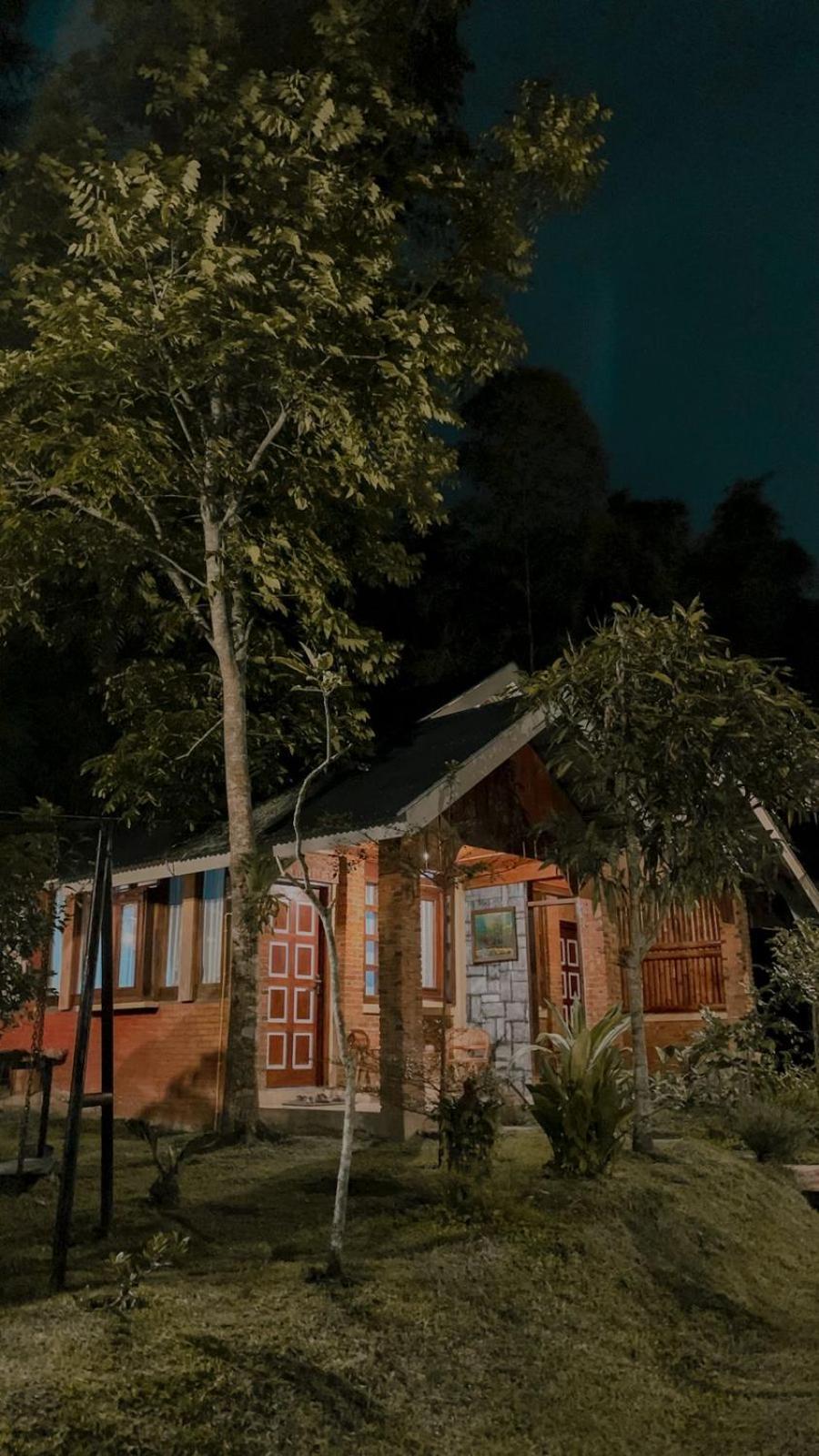 Canyon Jungle Stay Bukittinggi Szoba fotó