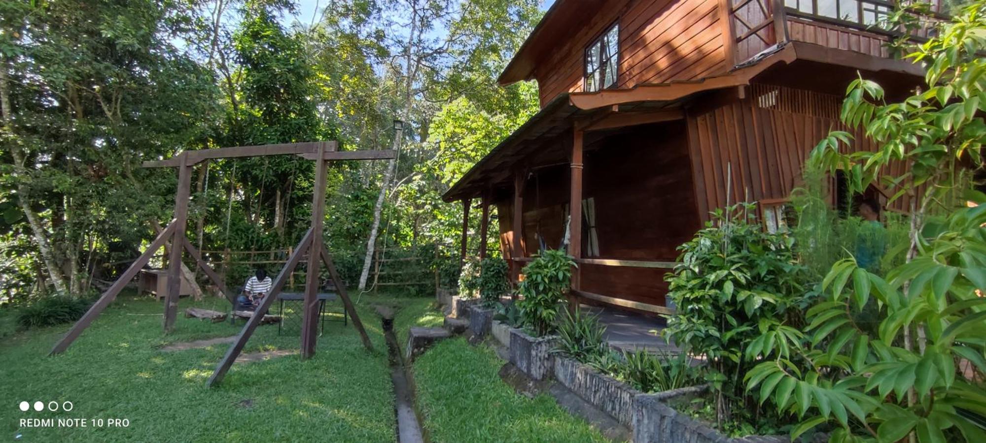 Canyon Jungle Stay Bukittinggi Szoba fotó